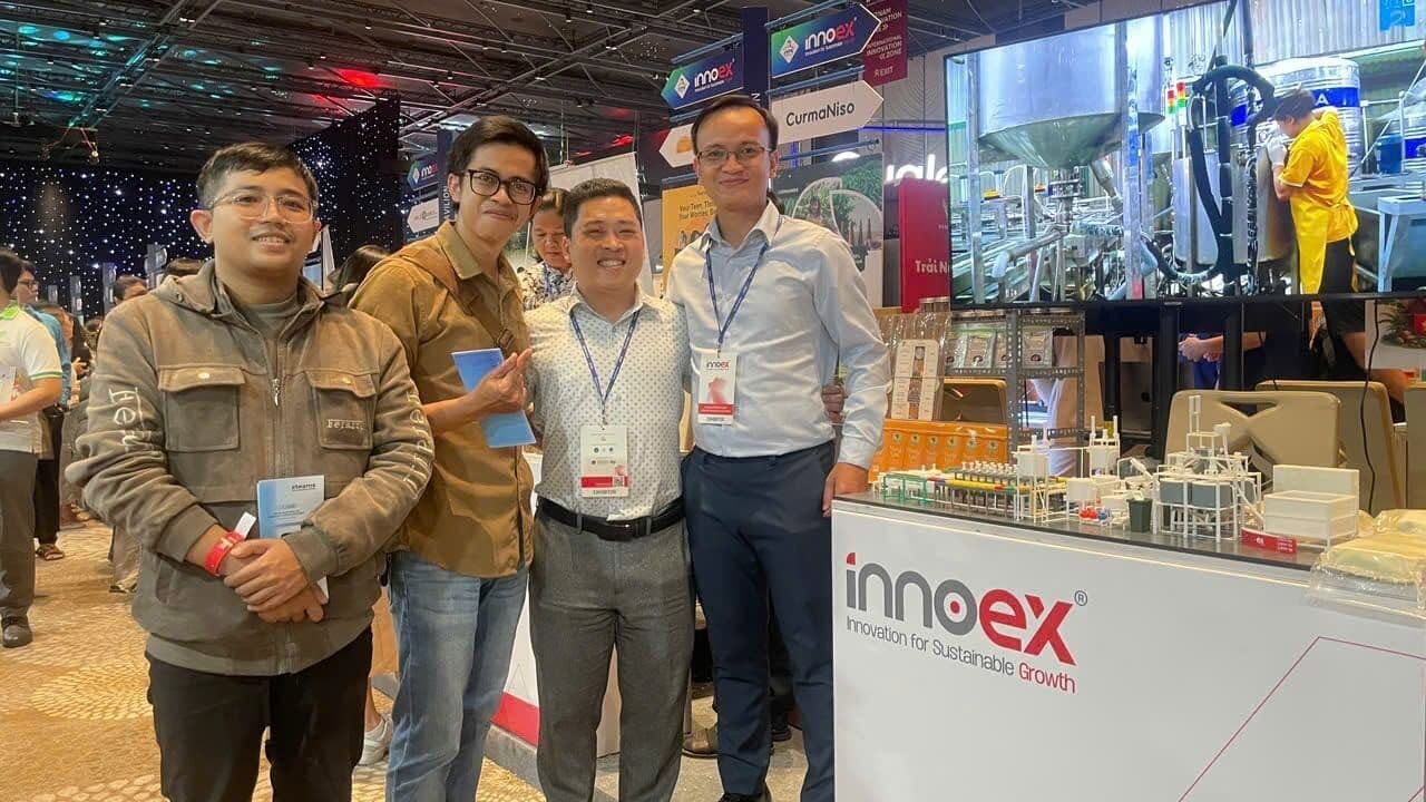 Technix AM team at the InnoEx exhibition booth