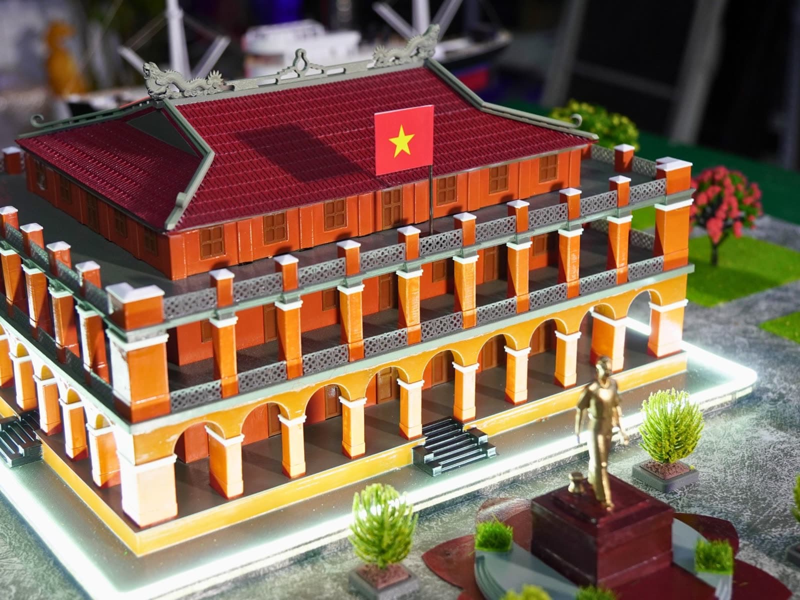 Mô hình trưng bày Bến Nhà Rồng
